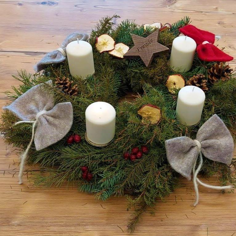Adventkranzbinden für die ganze Familie