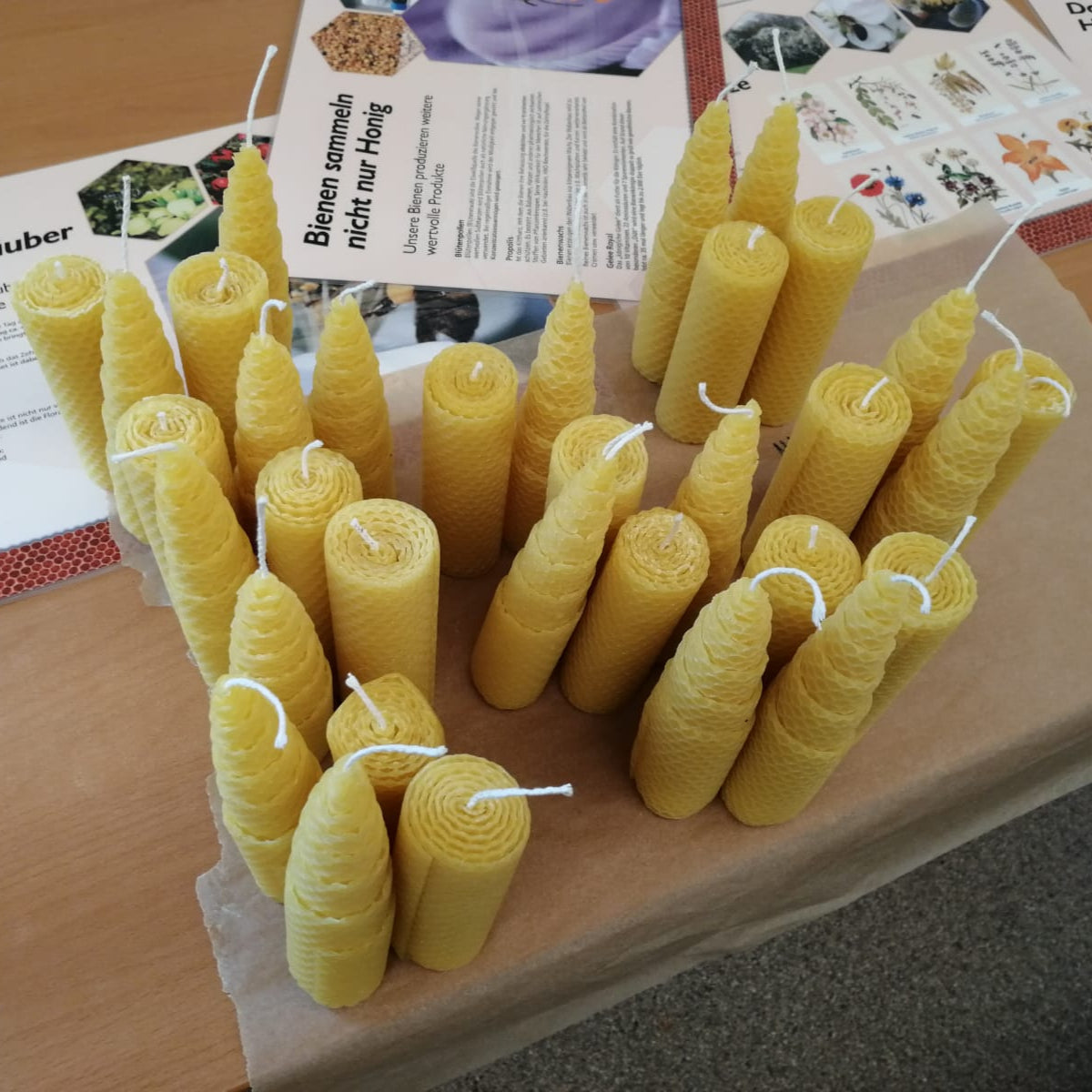 Bienenwachskerzen gießen - Ferienspiel