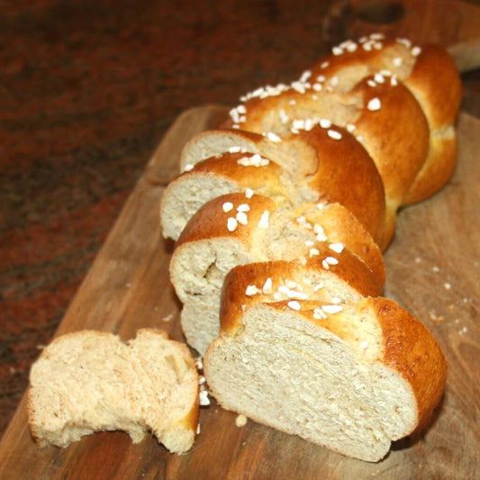 Flaumigen Striezel aus Germteig backen